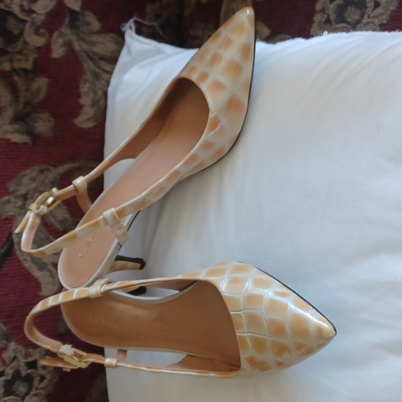 Calvin Klein Patsi Croc Slingback Low Heels Pointed Toe size 7 - Picture 1 of 7